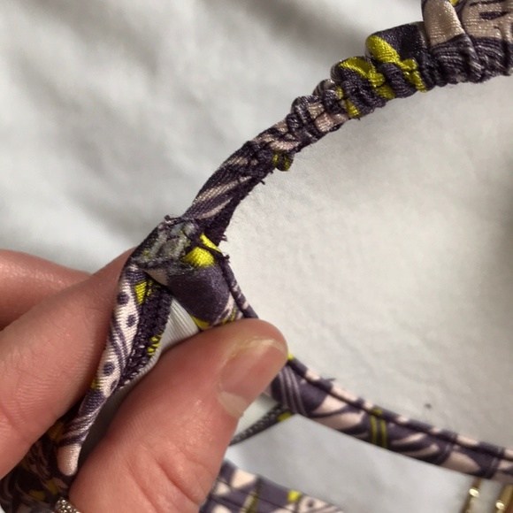 Victoria's Secret Bikini - Picture 2 of 3